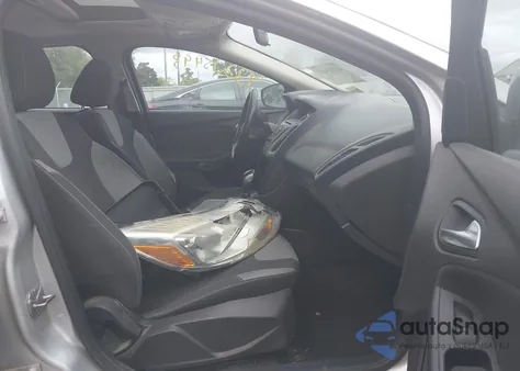 2014 Ford Focus Se z USA, uszkodzony, nr VIN 1FADP3F20EL235212